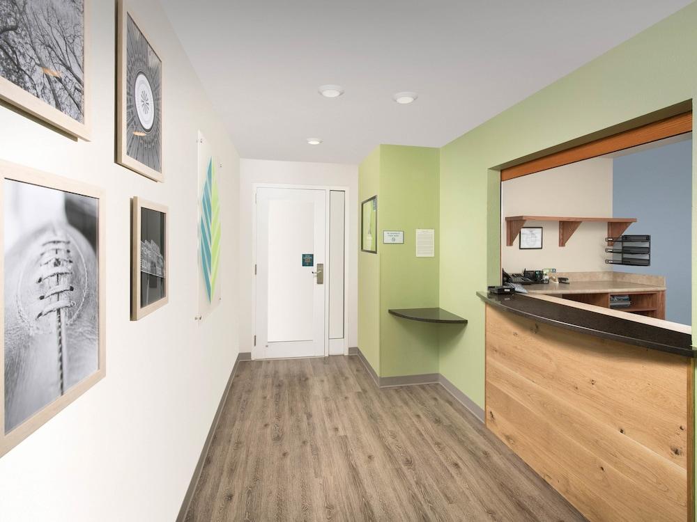 Extended Stay America Select Suites - Гълфпорт Екстериор снимка